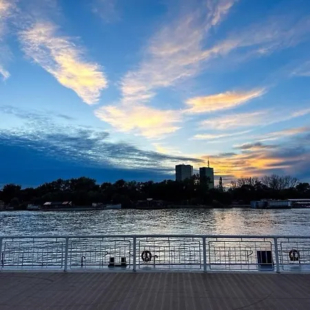 Daire - White - White&black Apartmans-free Parking- *