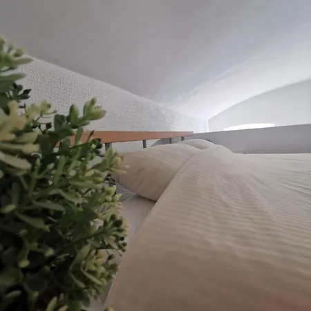 - White - White&black Apartmans-free Parking- Belgrad