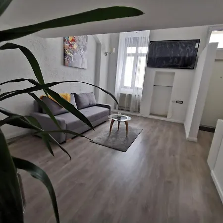 - White - White&black Apartmans-free Parking- * Belgrad