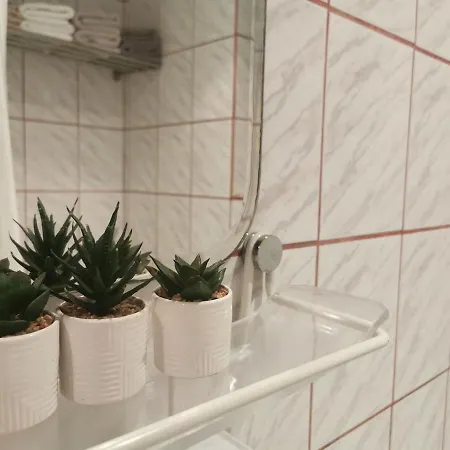 - White - White&black Apartmans-free Parking-