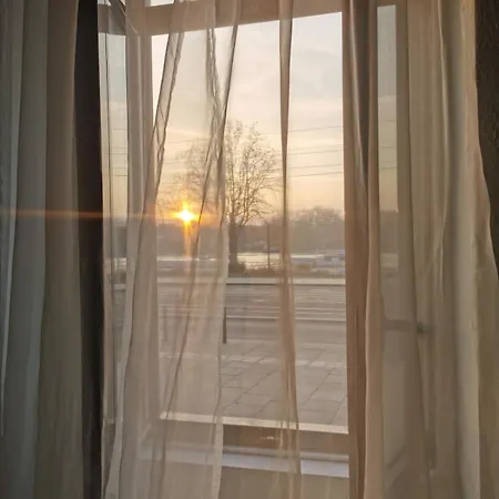 - White - White&black Apartmans-free Parking- * Belgrad